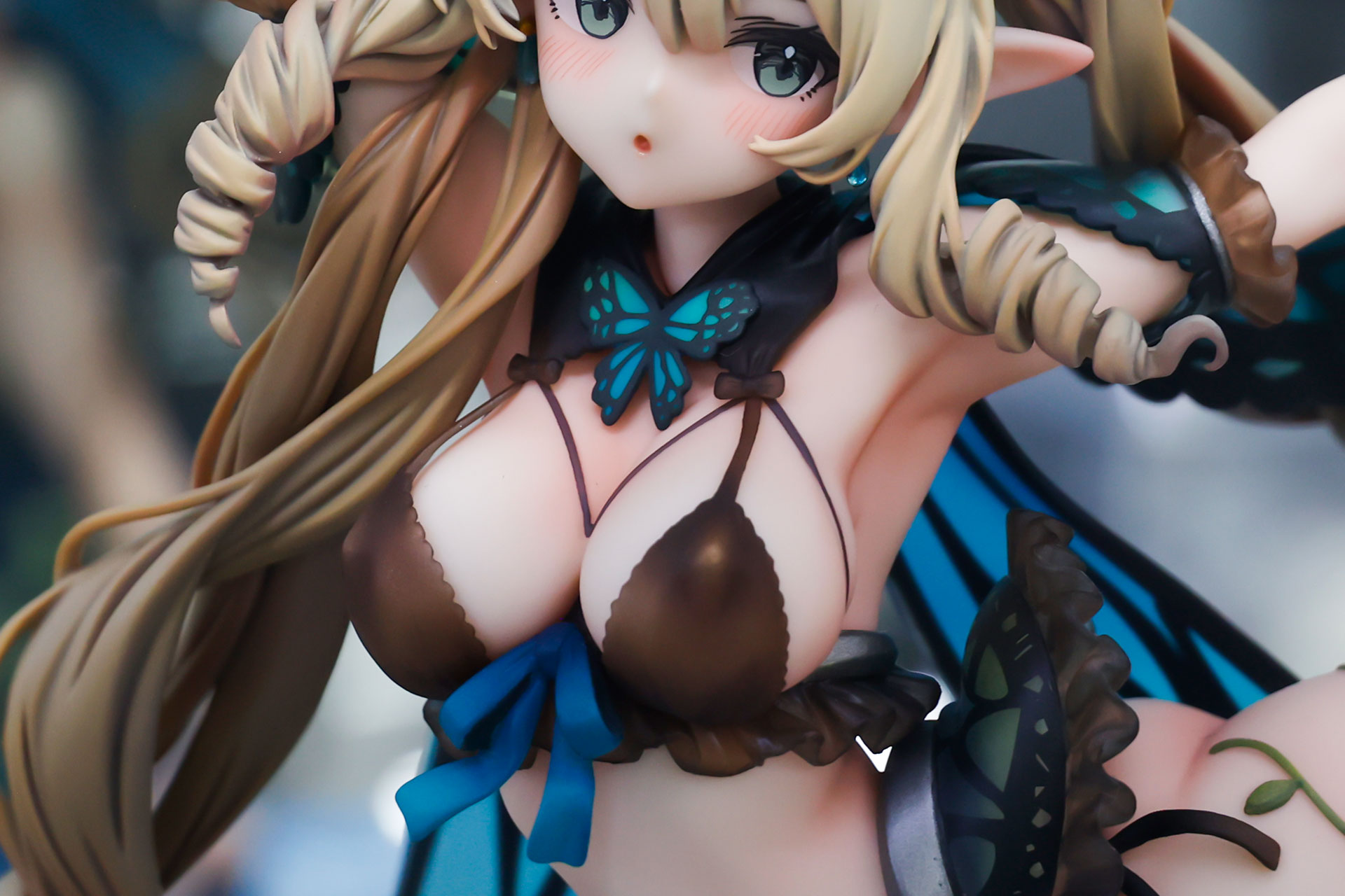 隠しきれないぐらい豊満なバストだ