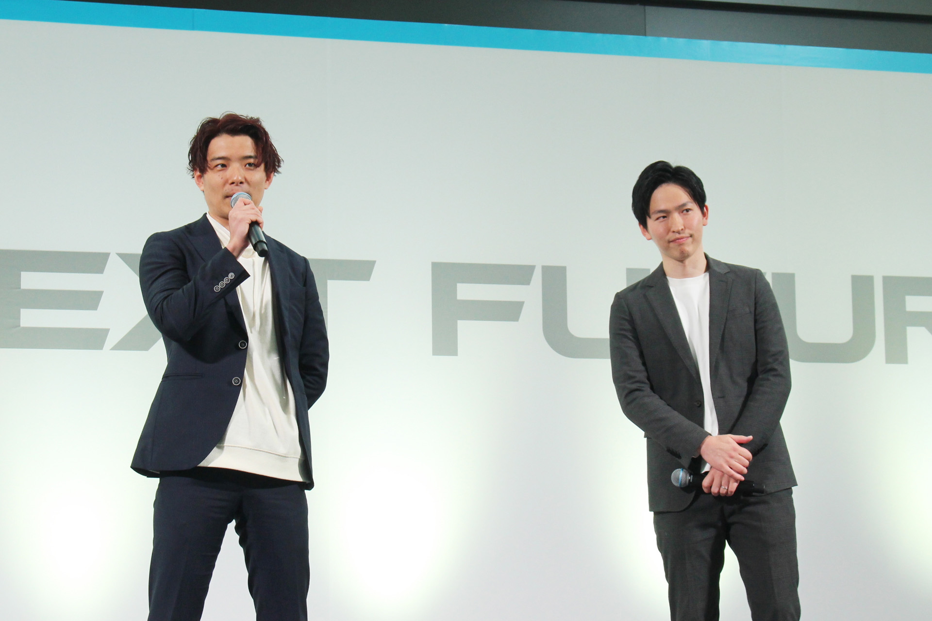 ガンプラ45周年プロジェクトについて解説した、BANDAI SPIRITSホビーディビジョン稲吉太郎氏（左）、落合翔平氏（右）