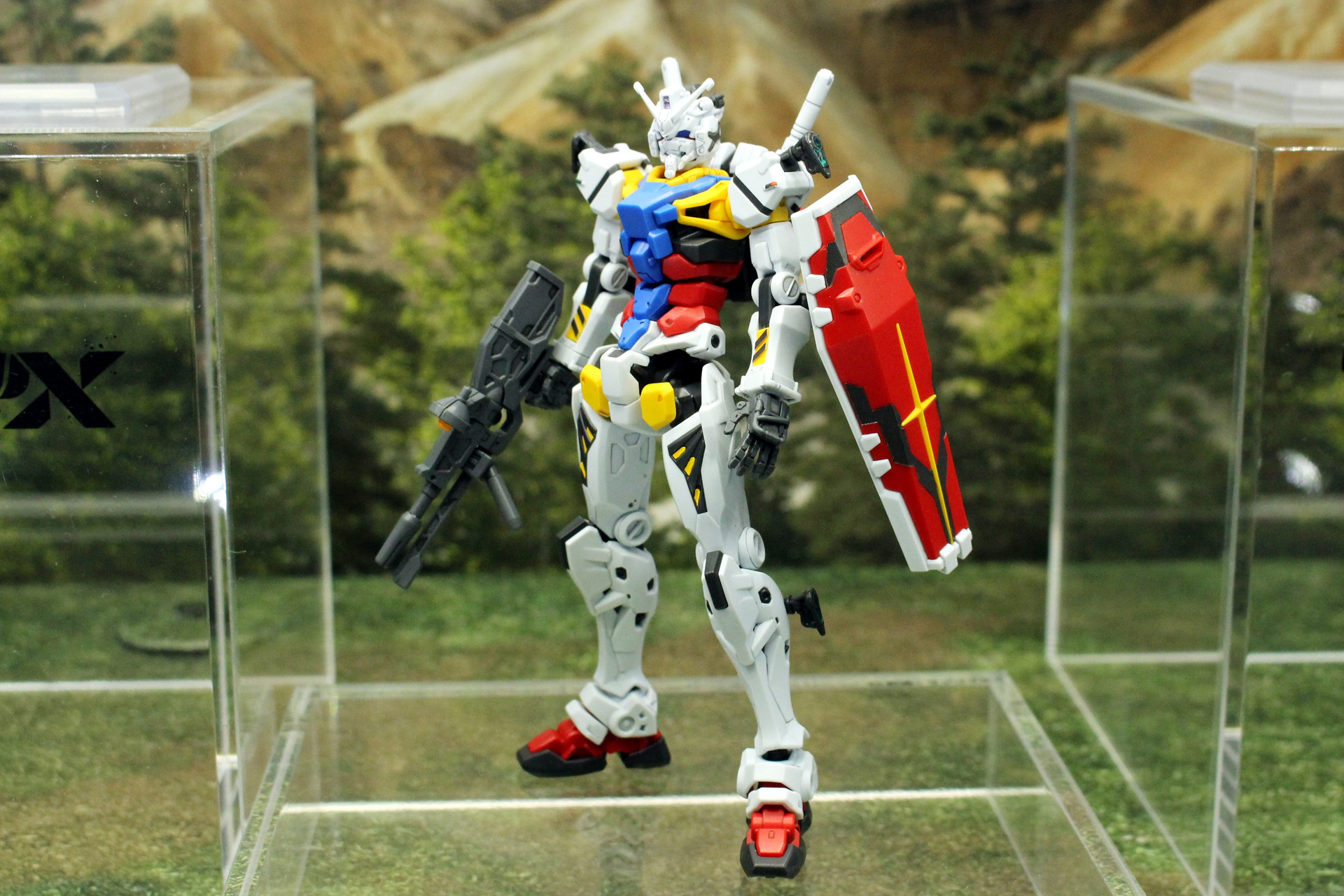 「HG 1/144 白いガンダム」。発売日、価格は未定