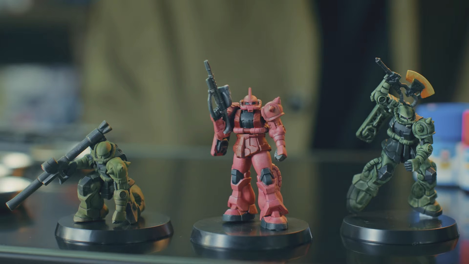 「ガンダムアッセンブル」のシャア専用ザクII、ザクII（ヒートホーク装備）、ザクII（バズーカ装備）が付属