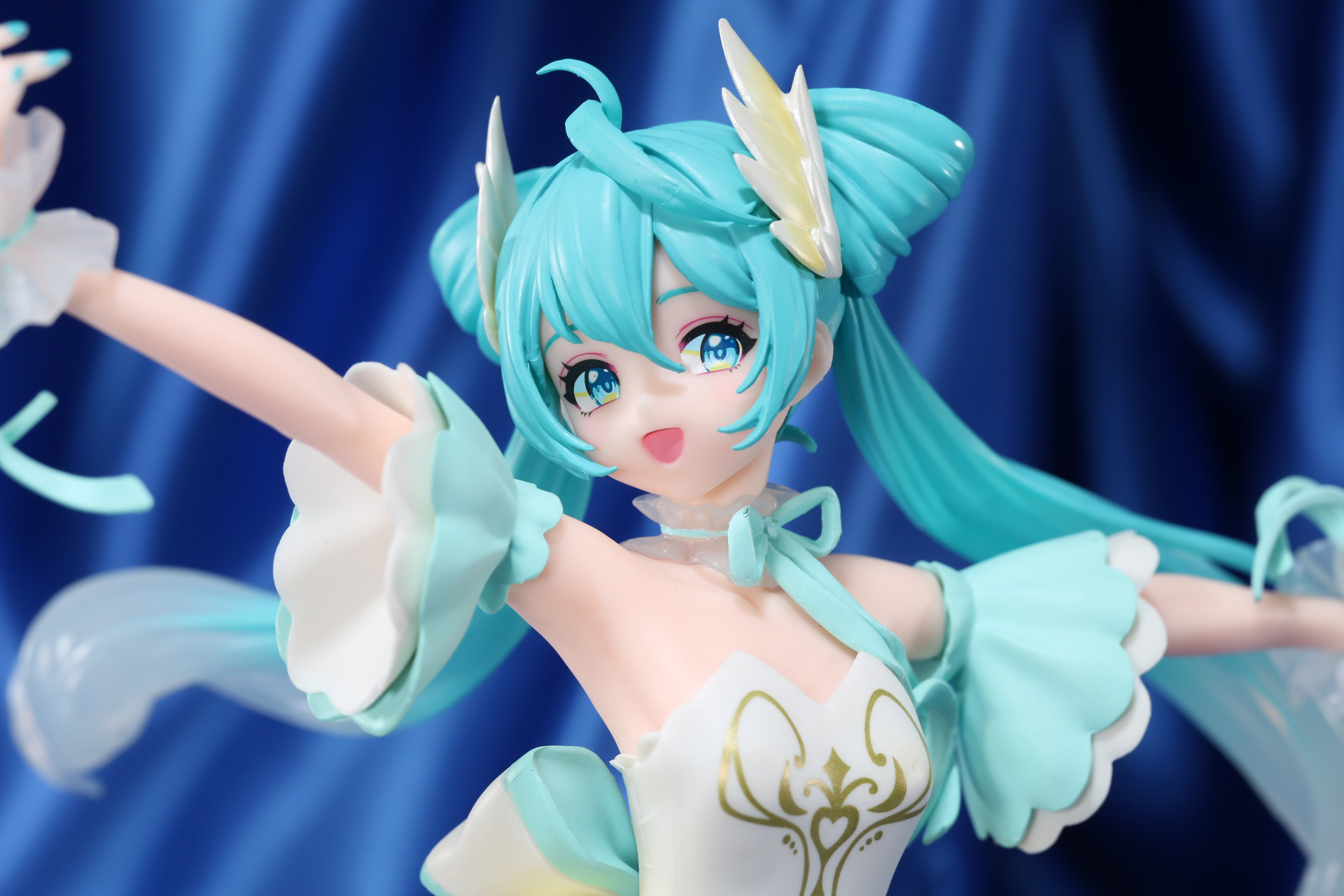 バストアップ。思わず引き込まれる初音ミクの繊細な表情