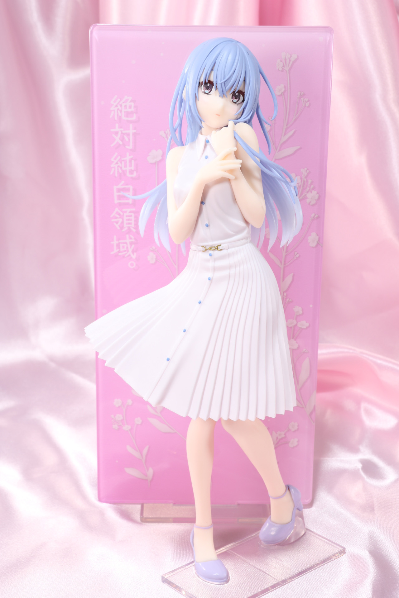 フィギュアと並べてイラストイメージを再現することができる