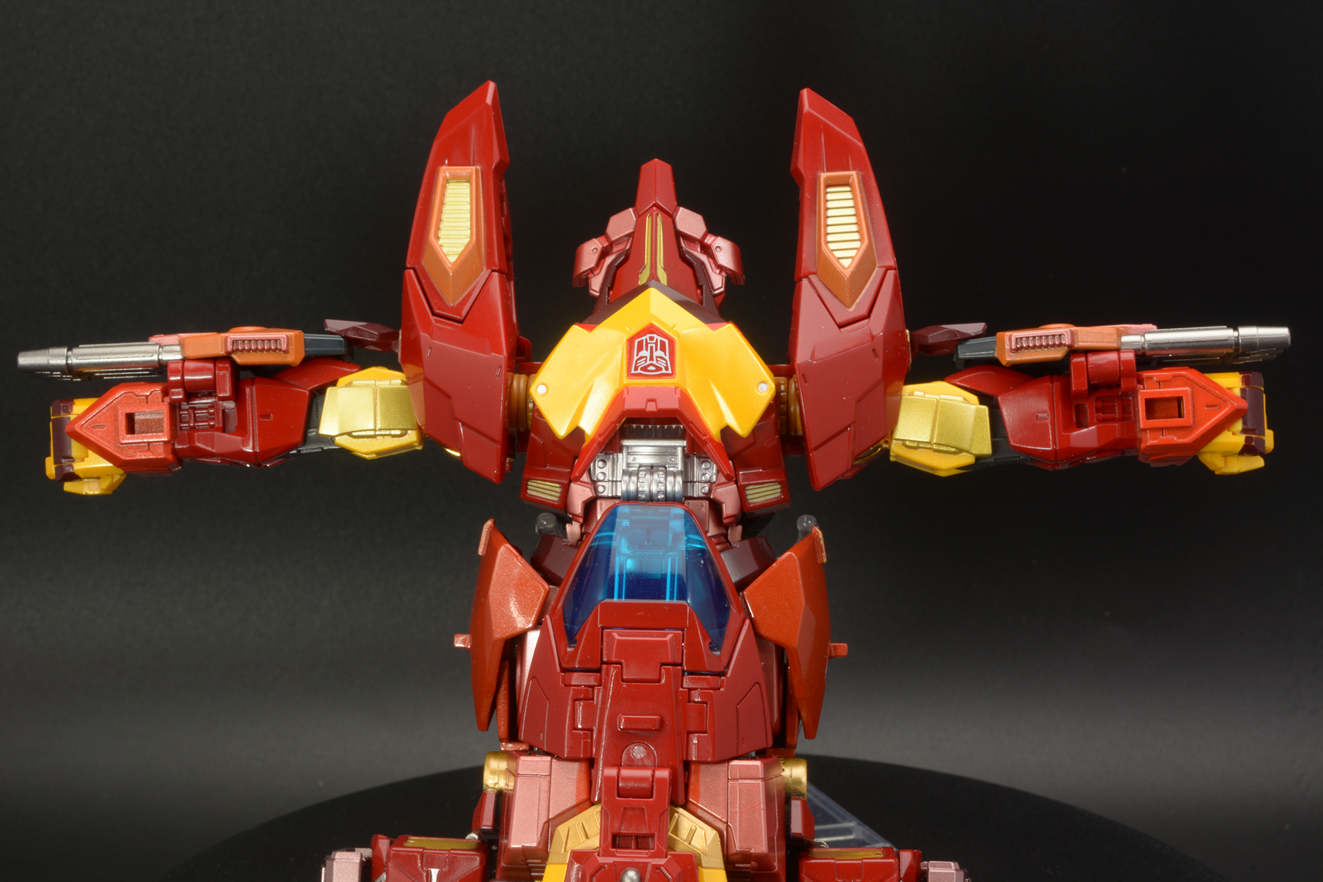 腕のロックを外し、本体から離した位置に