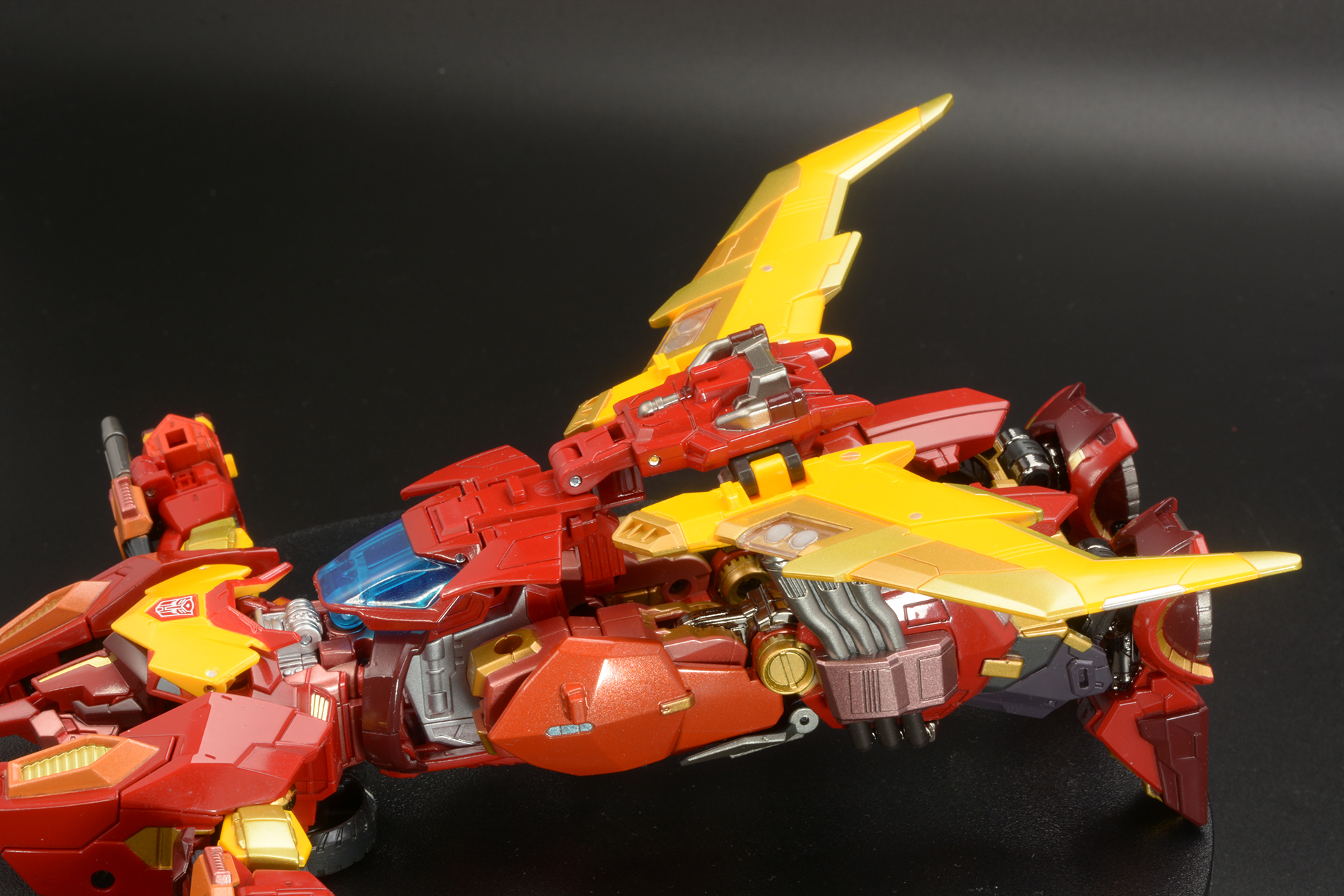 バックパックのサイドパネルを開く