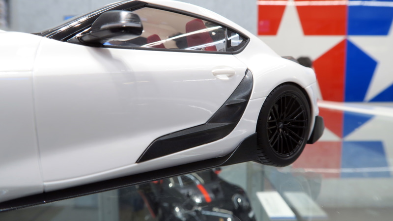 ドア付近にはGRサイドドアガーニッシュとGRサイドスカートが取り付けられており、空力特性が向上されている