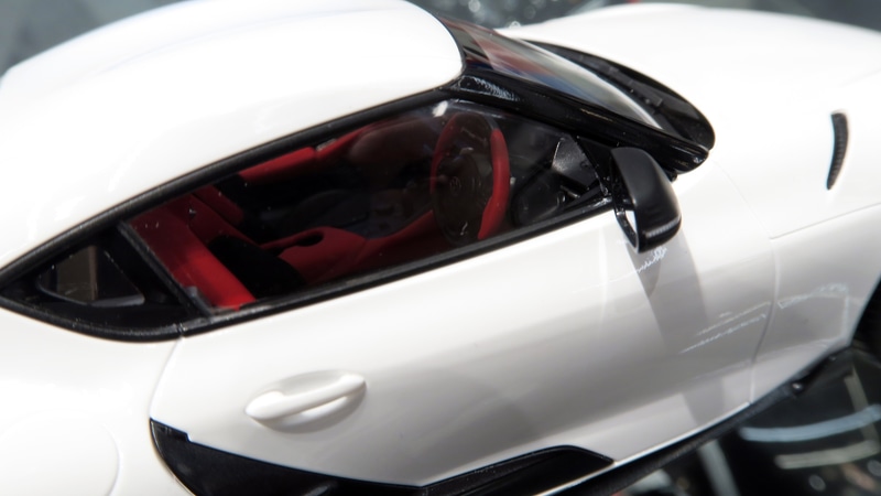 特徴的な形状のシートやダッシュボードなど室内のディテールも忠実に再現されている