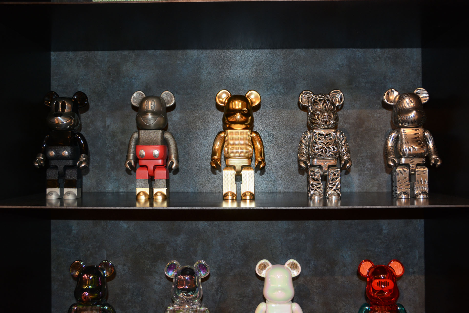 ベアブリックのアーティスティックな方向性も強調