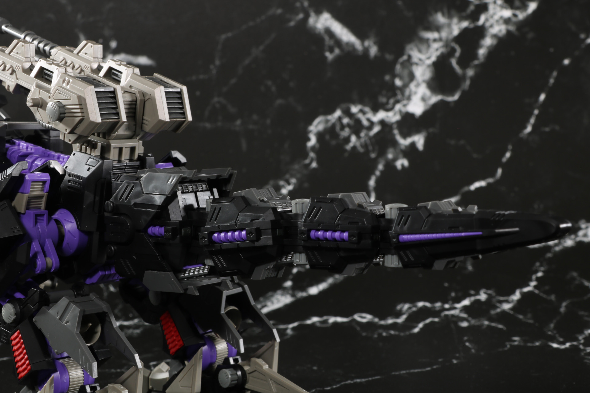 尻尾のフィンも展開