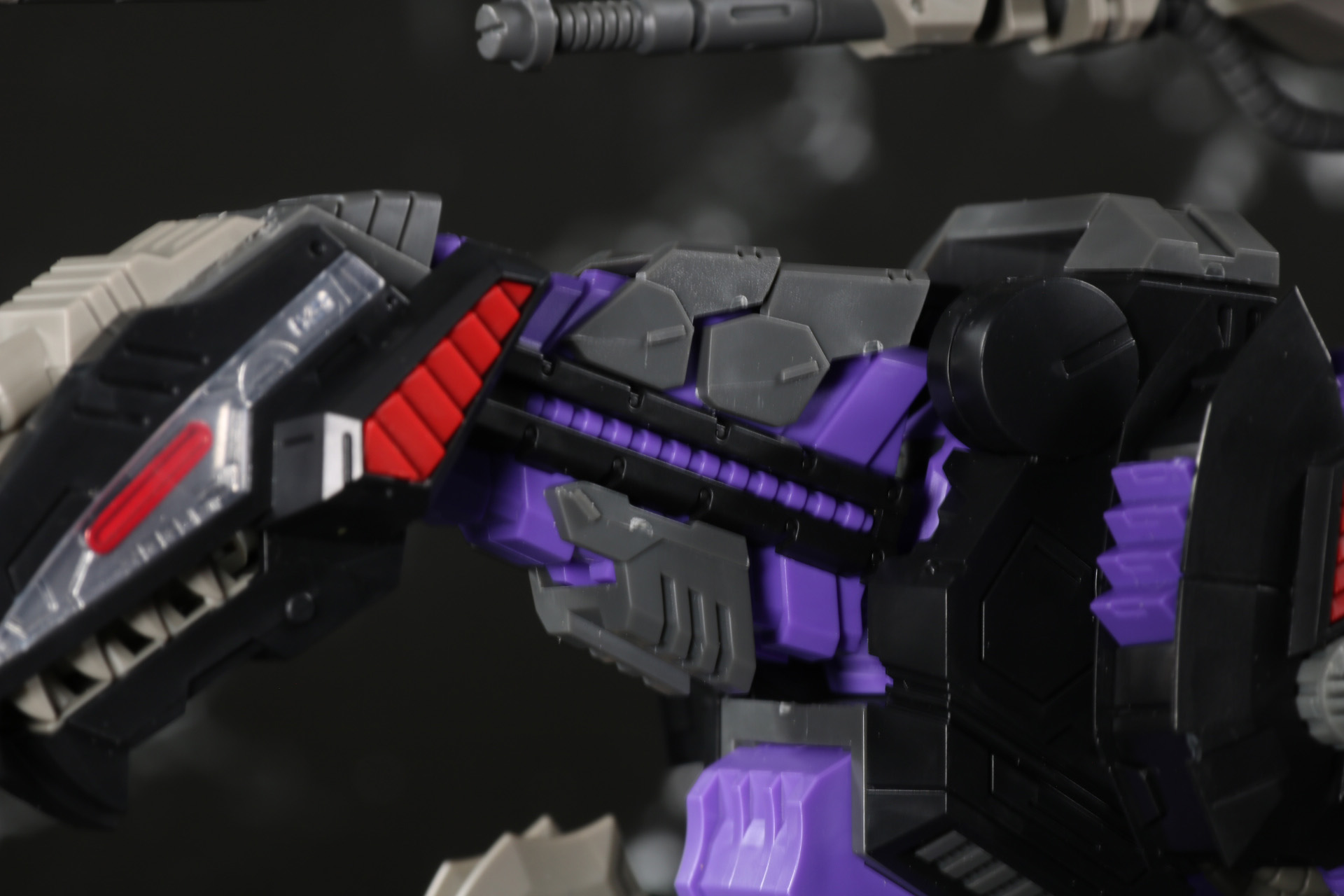 首部の冷却ユニットの展開も可能