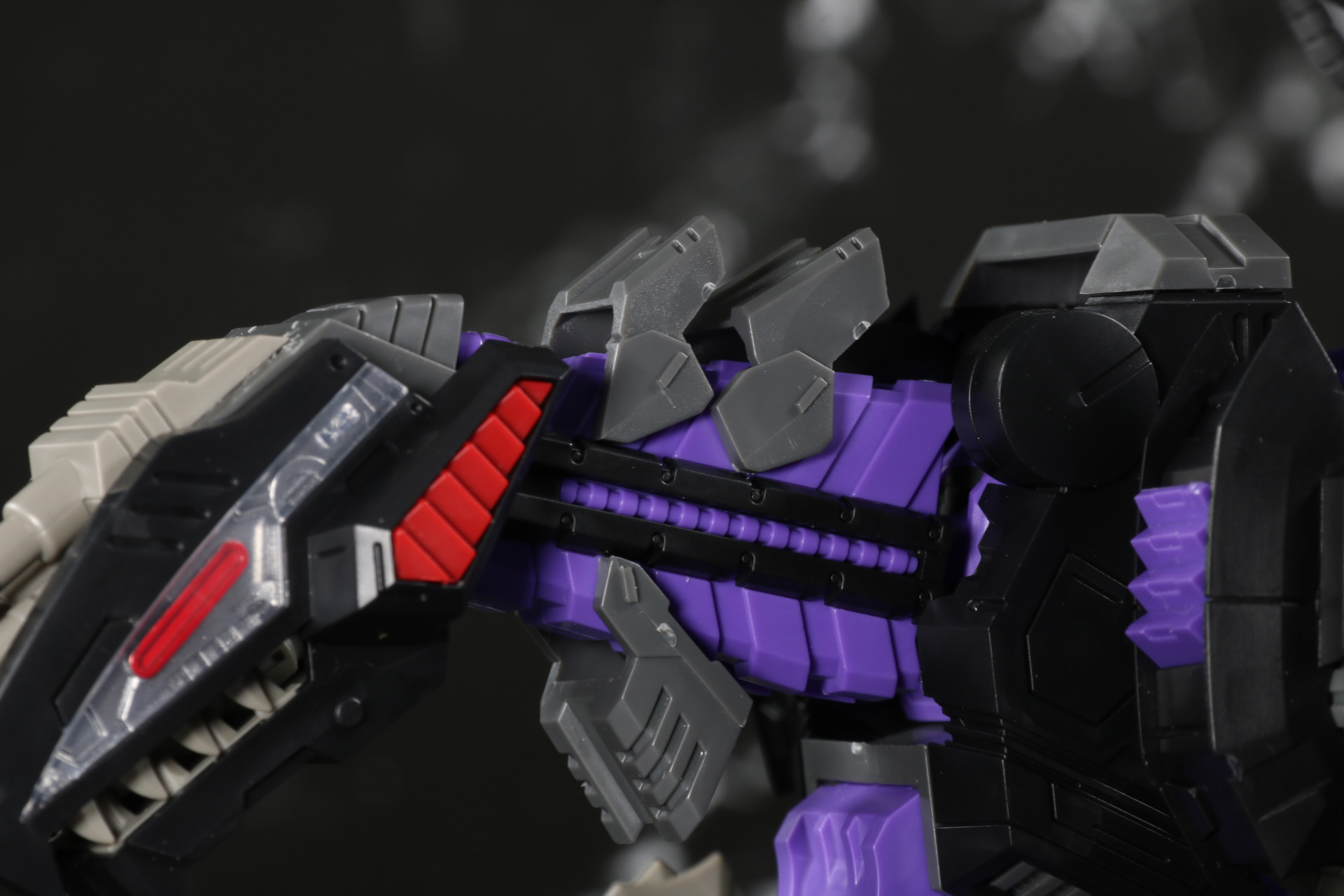 首部の冷却ユニットの展開も可能