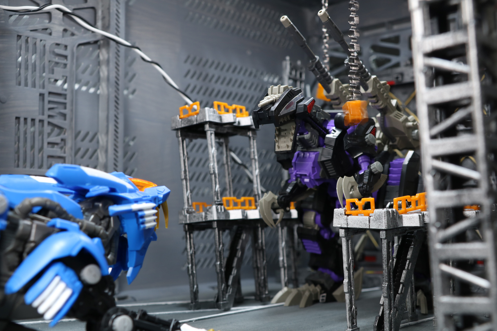 そこに共和国軍のブレードライガーが強襲