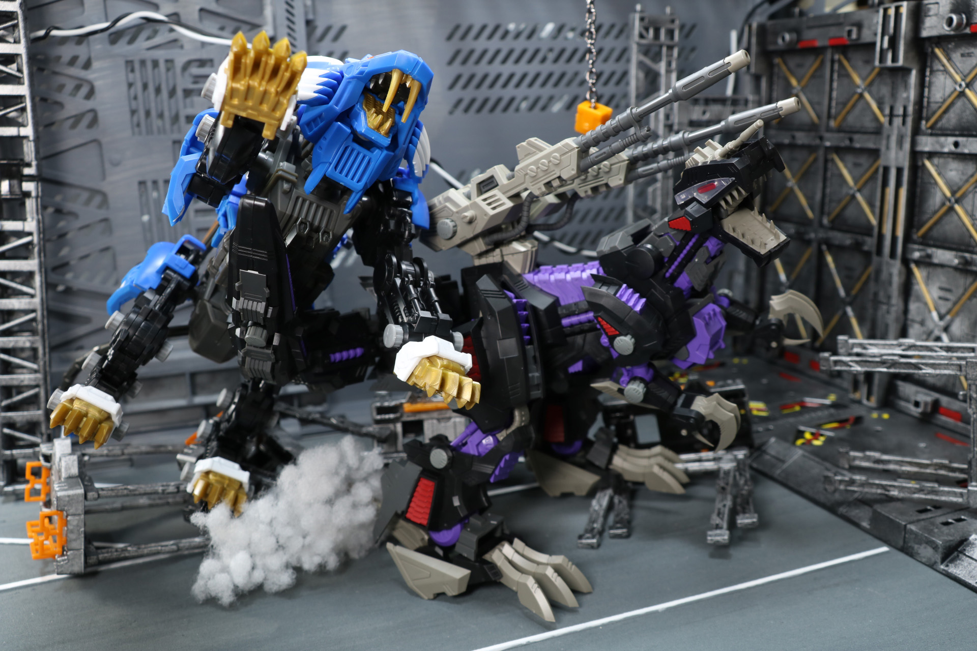 狭い空間では機動力を活かせないブレードライガーを圧倒する