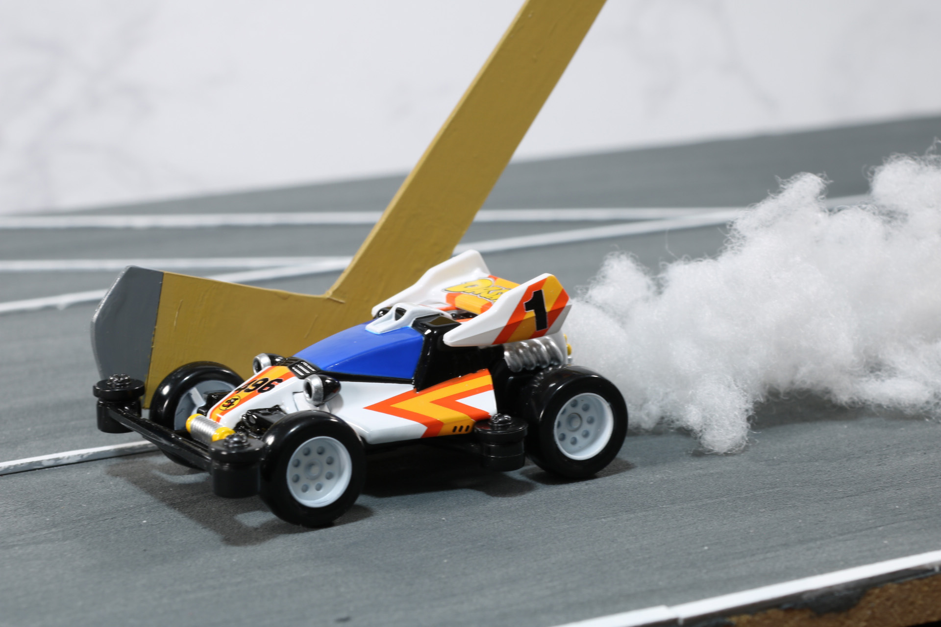 スティックを使いながら、軌道を微調整