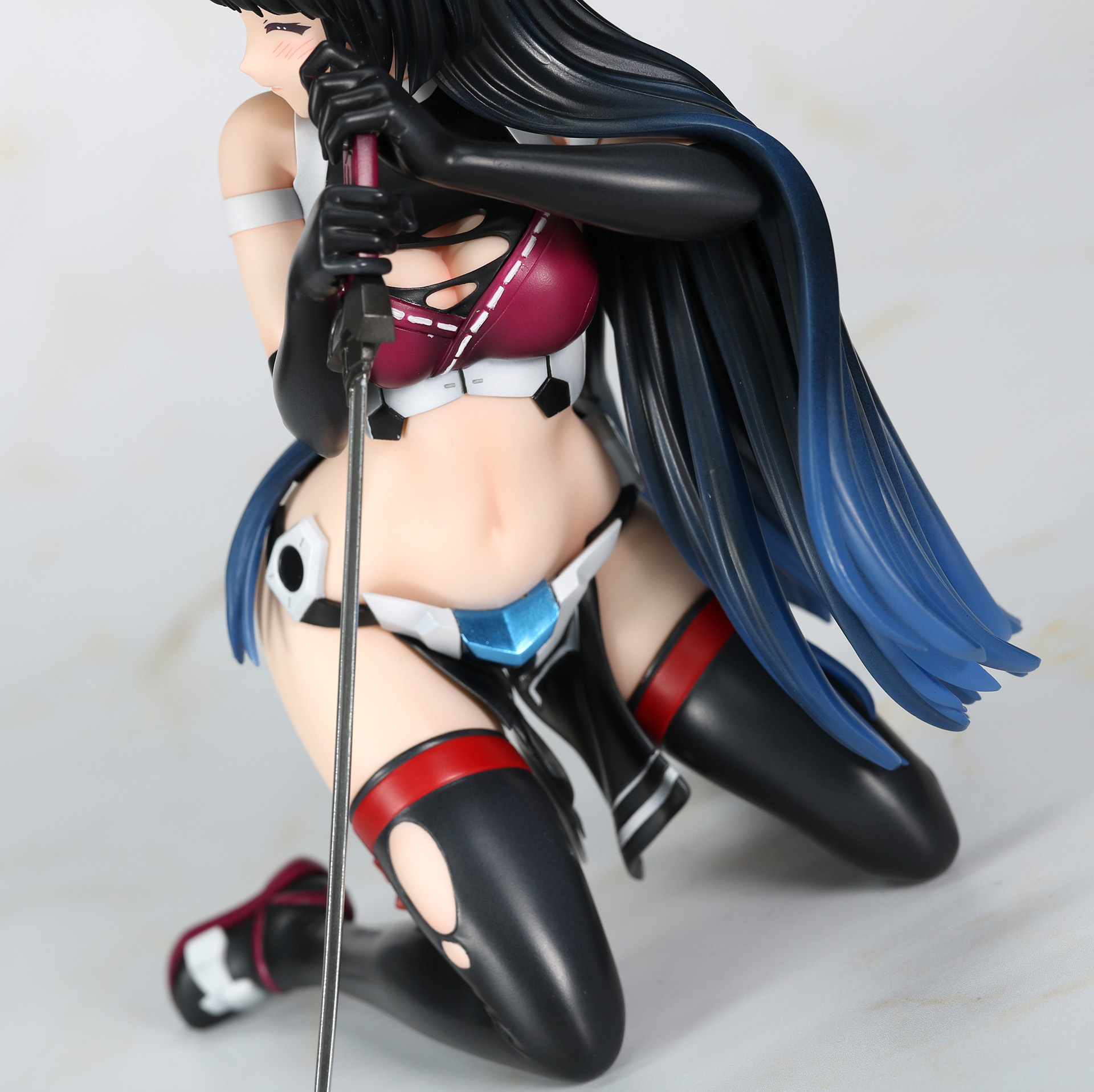 タイツの破れや細かなシワも