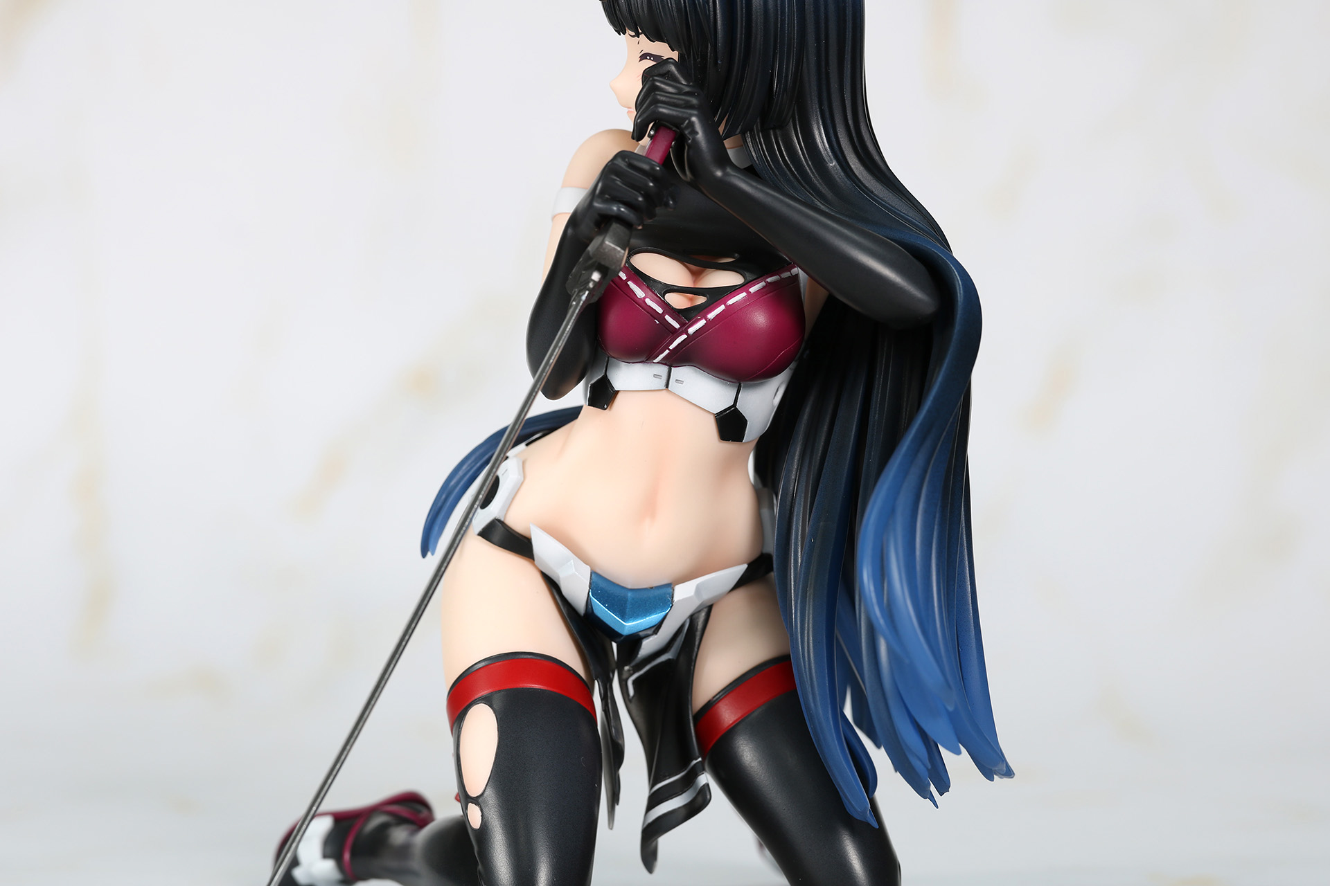 おへそやくびれなどボディラインがしっかり見える