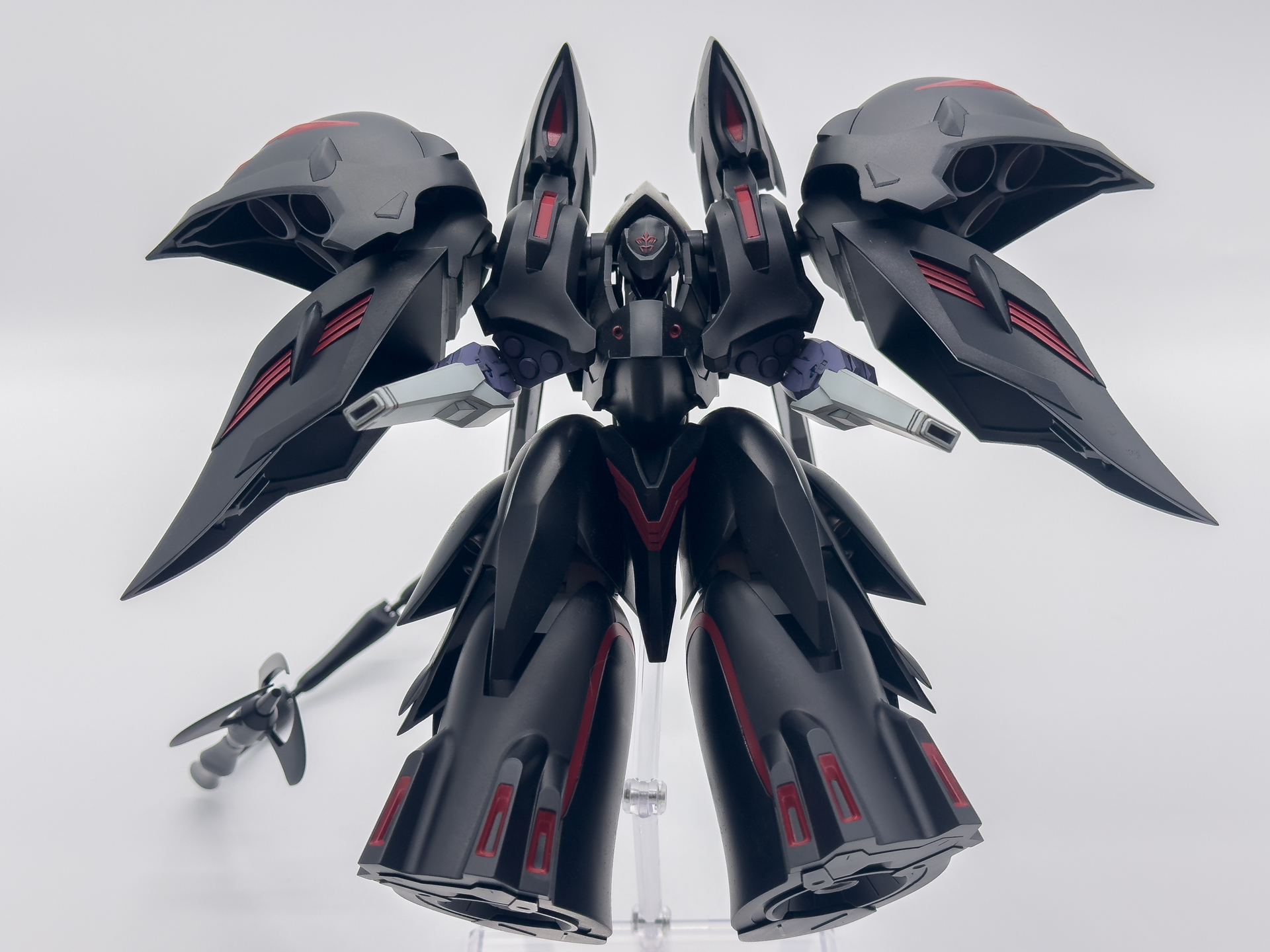 半光沢にて仕上げることで全体的に落ち着いた印象に仕上がっています。