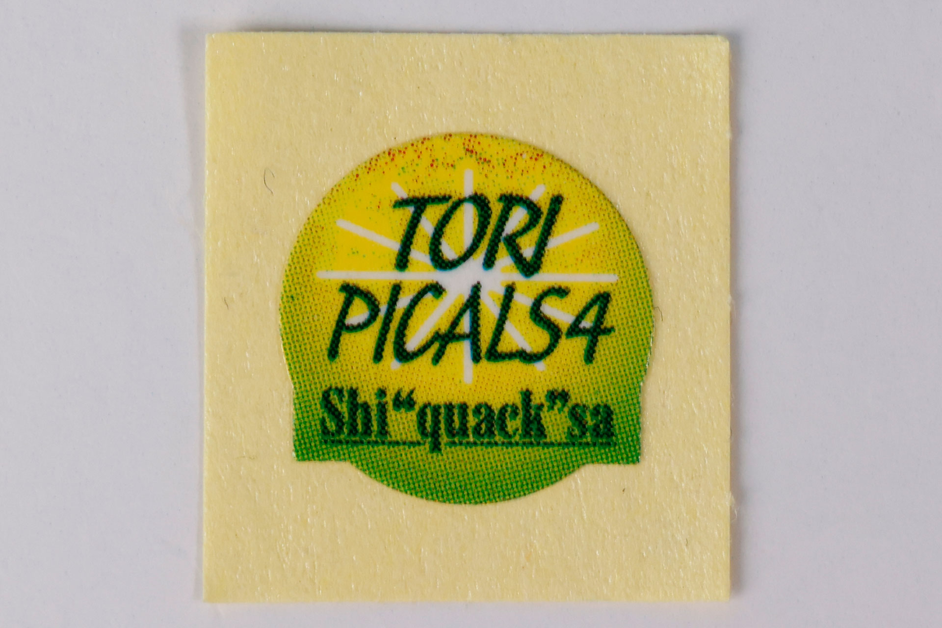 こちらは「シークヮーサー」に付属しているシール