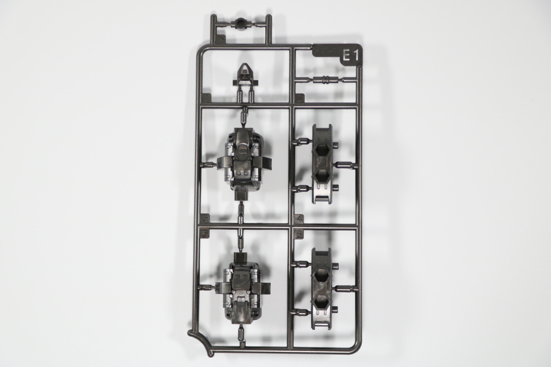 パーツE1、パールF