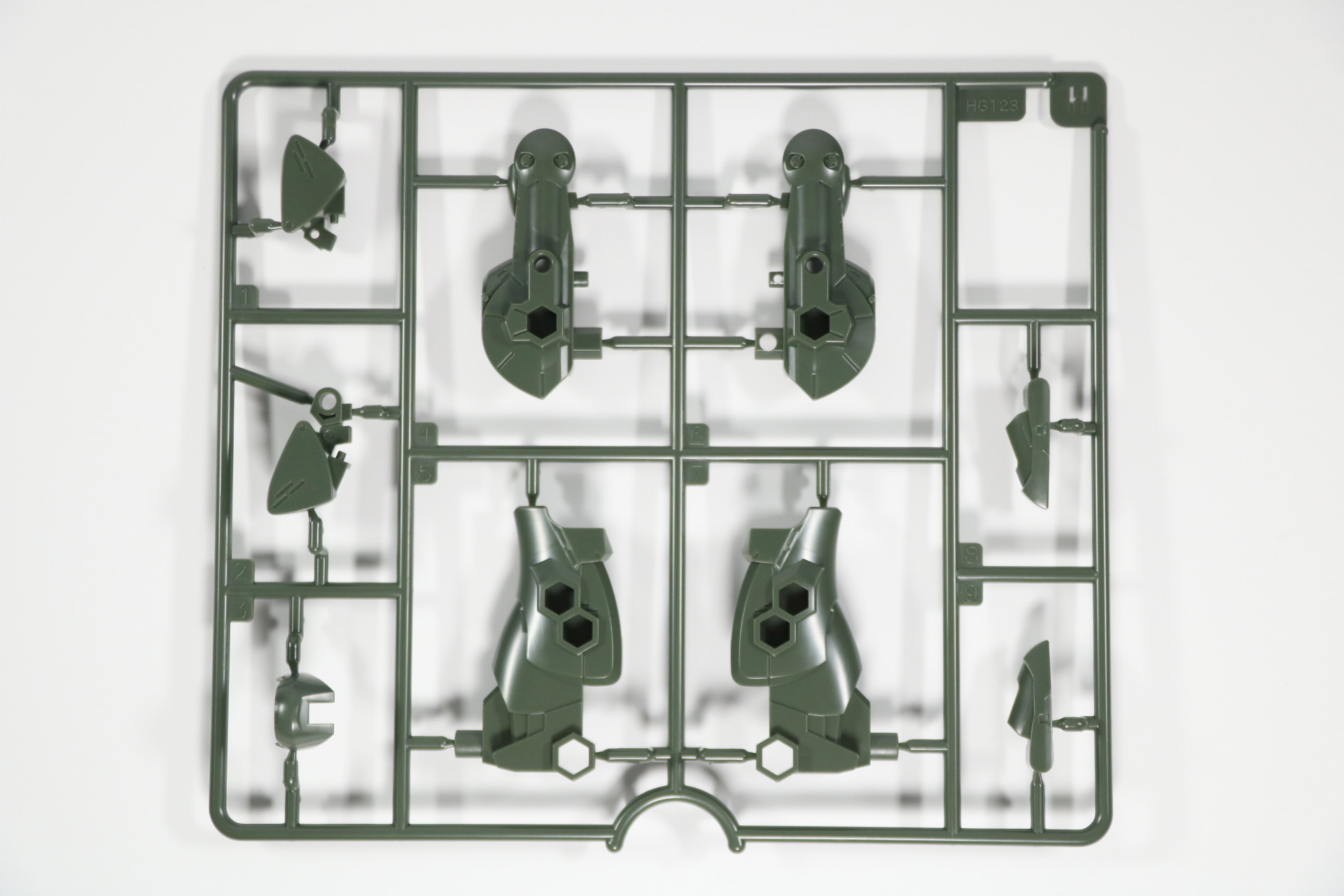 パーツF1、パーツH（2枚封入）