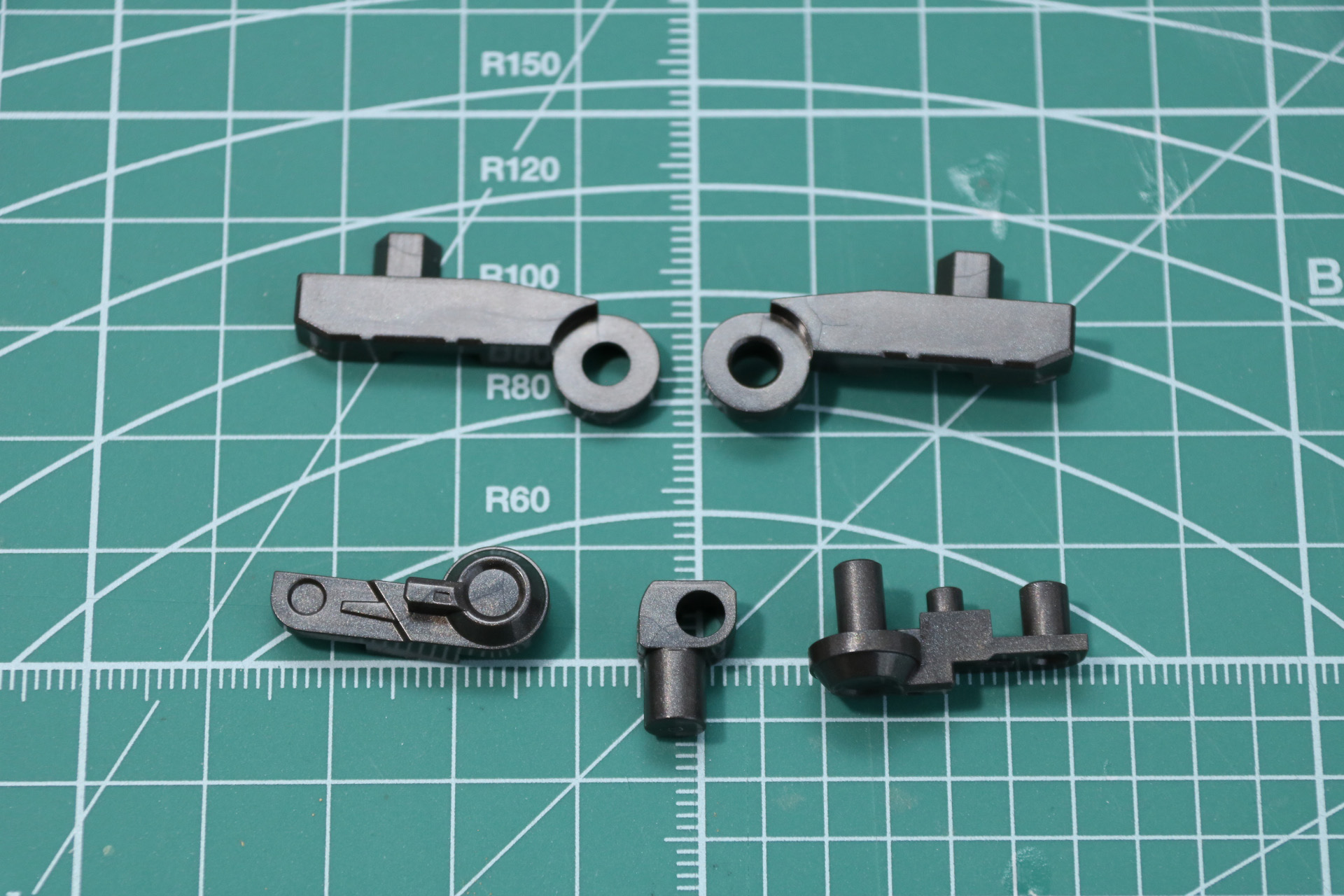 腰部ジョイントの組み立て