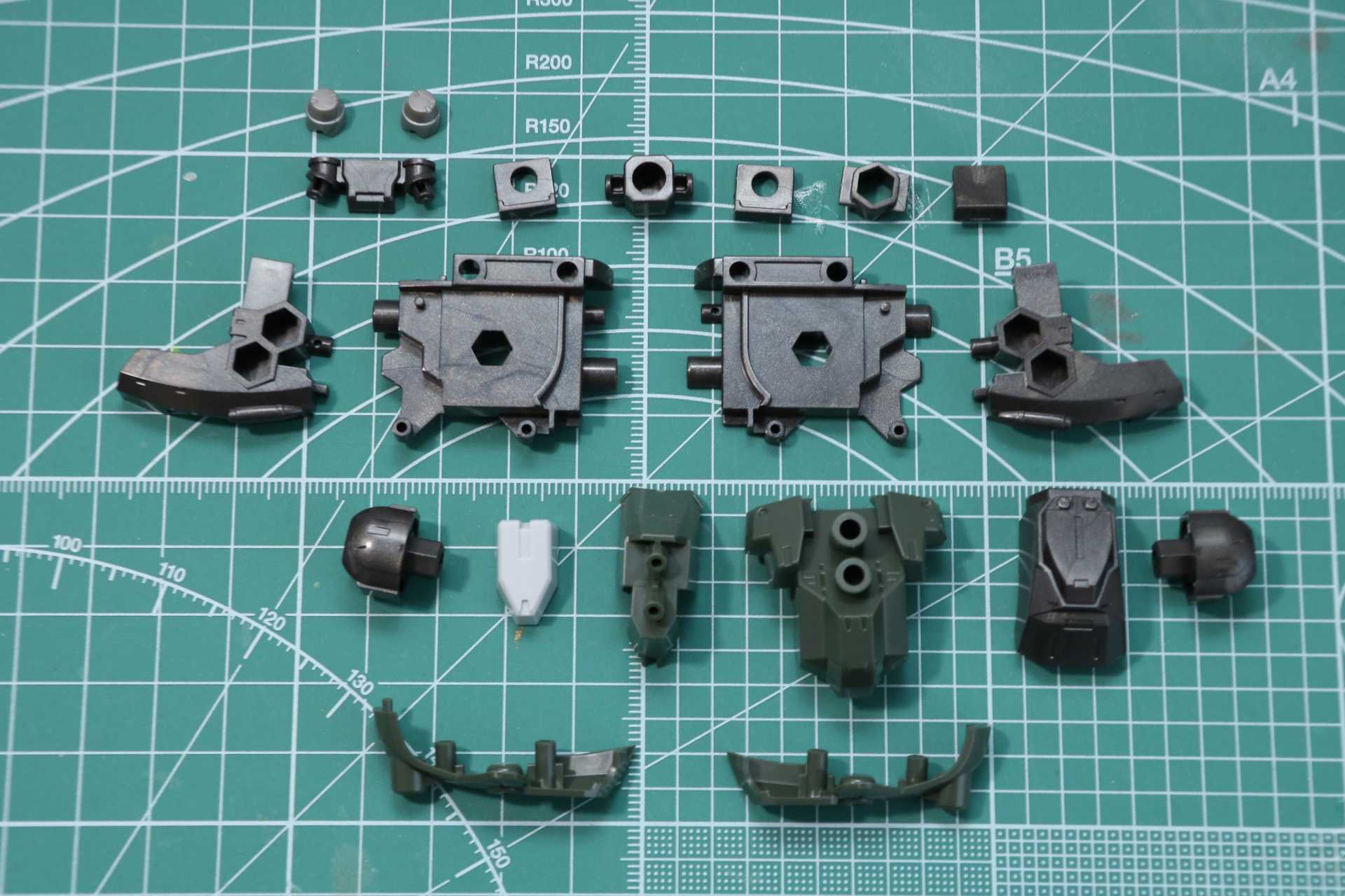 腰部の組み立て