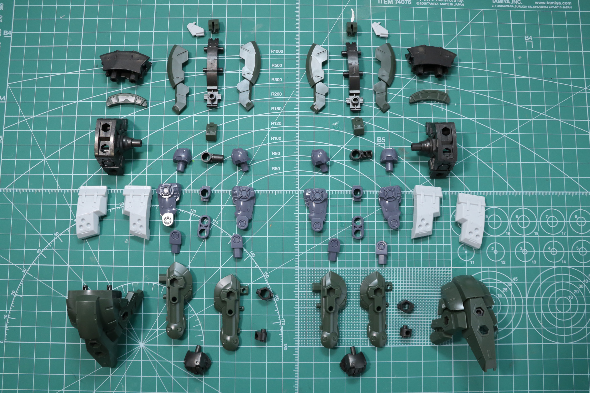 腕部の組み立て