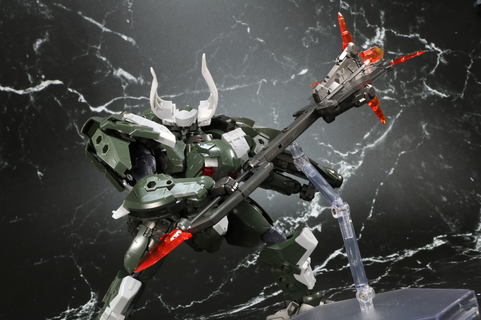 デストロイザッパーを手にするだけで迫力が増す