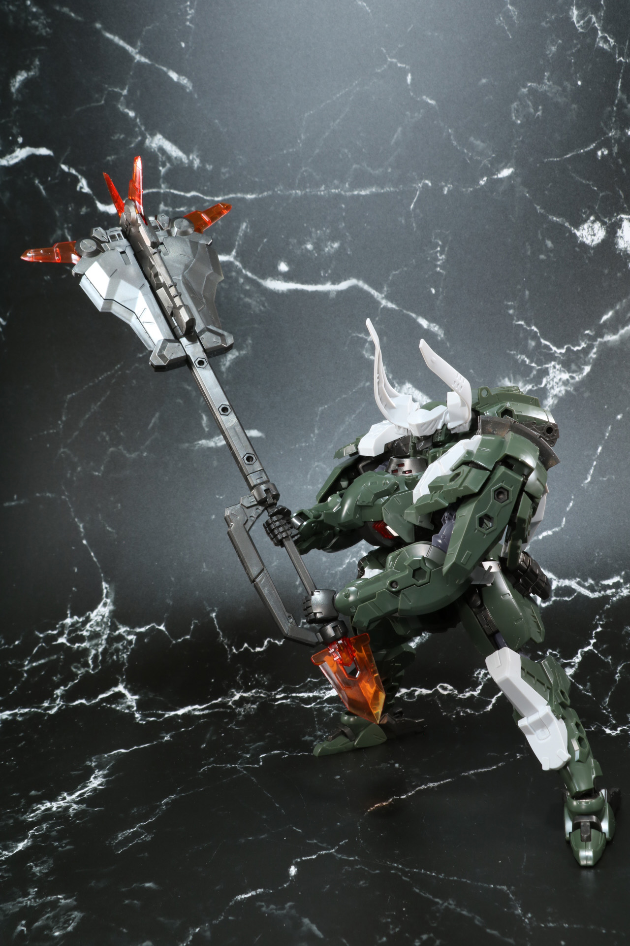 デストロイザッパーは両手持ちが可能