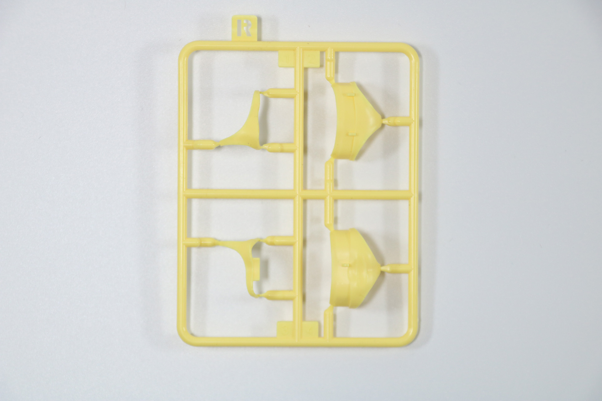 Qパーツ、Rパーツ