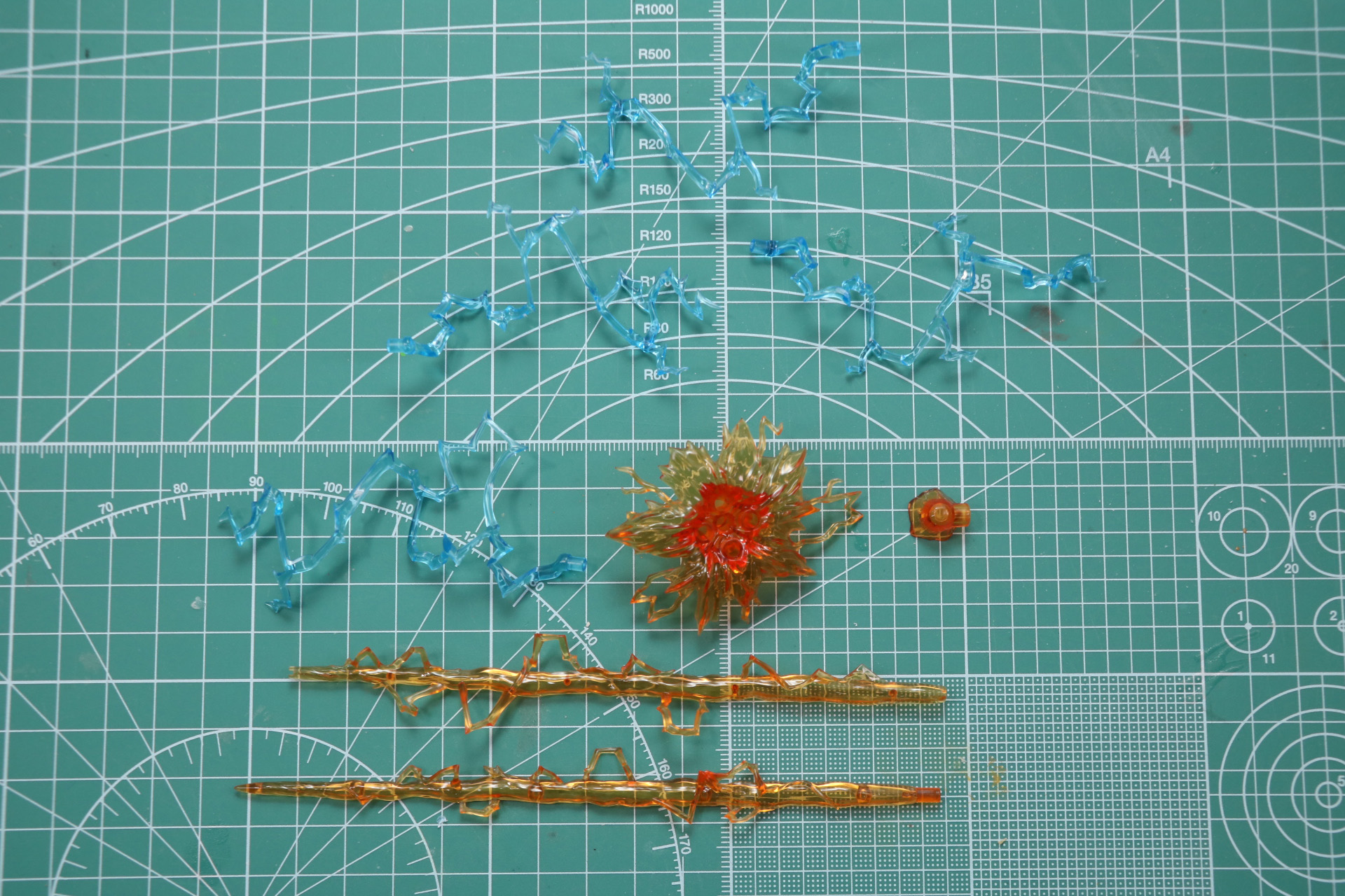 クリアブルー、クリアーオレンジのパーツを合わせることで「超電磁砲（レールガン）」エフェクトが完成