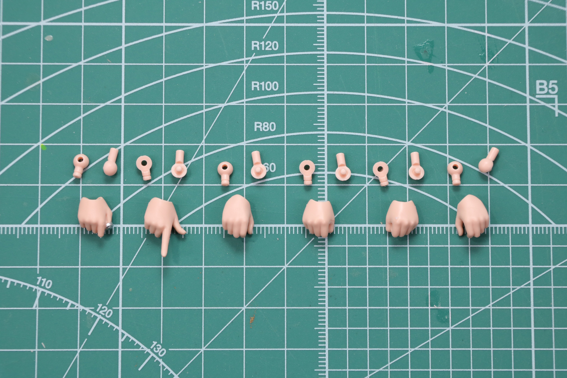 ハンドパーツは通常ボディと共通のものとなっている