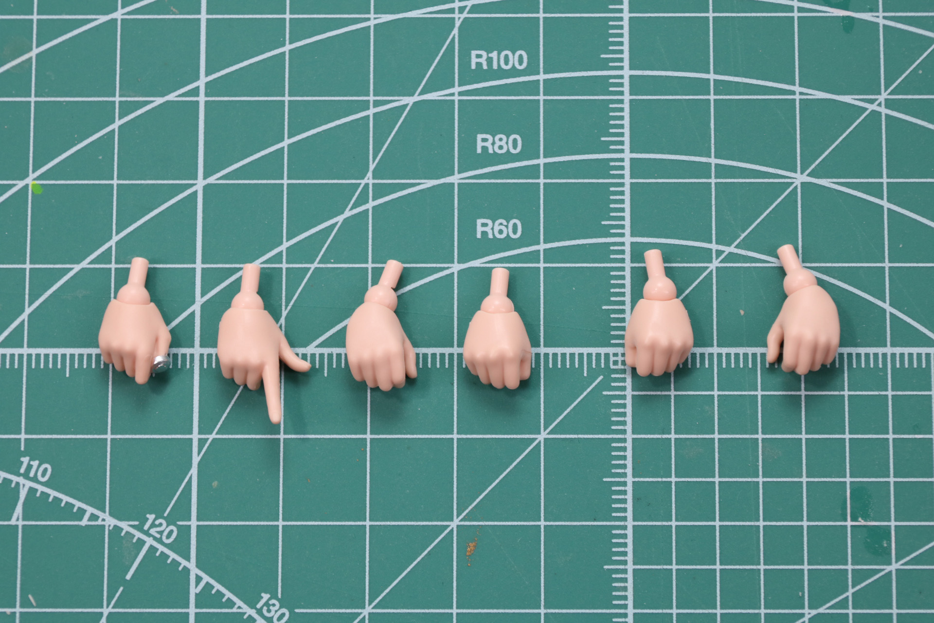 ハンドパーツは通常ボディと共通のものとなっている