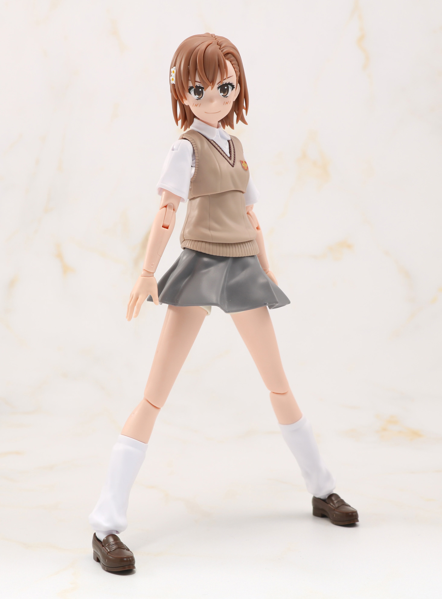 ミニスカートで足の可動範囲も広い