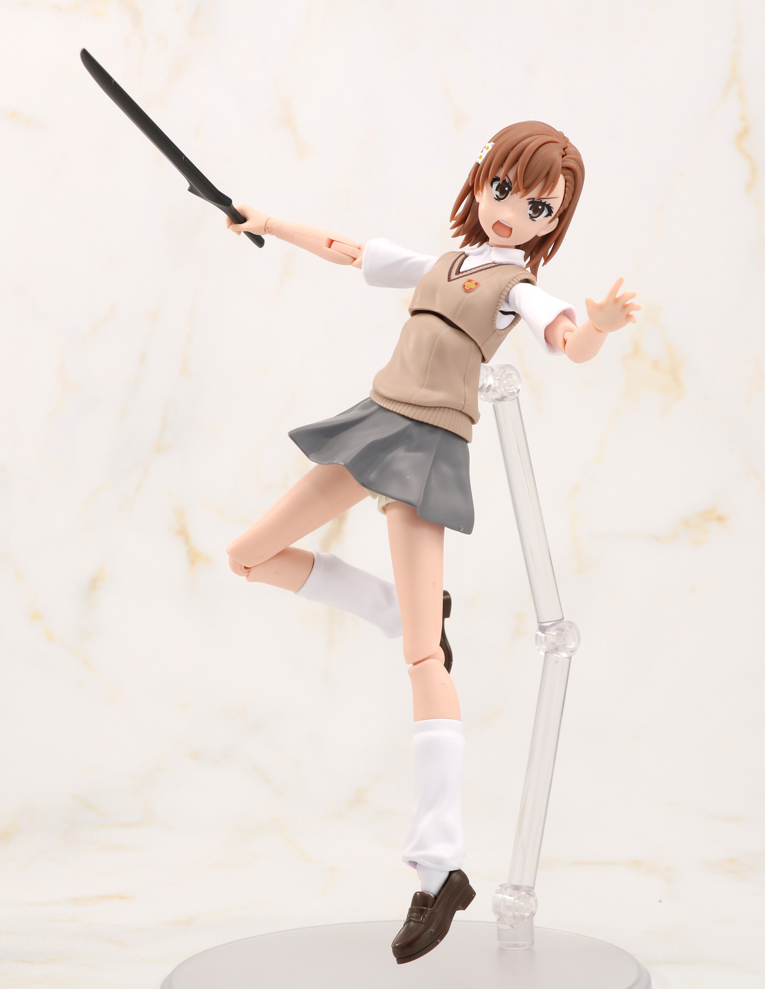 台座と合わせて躍動感あるポージング