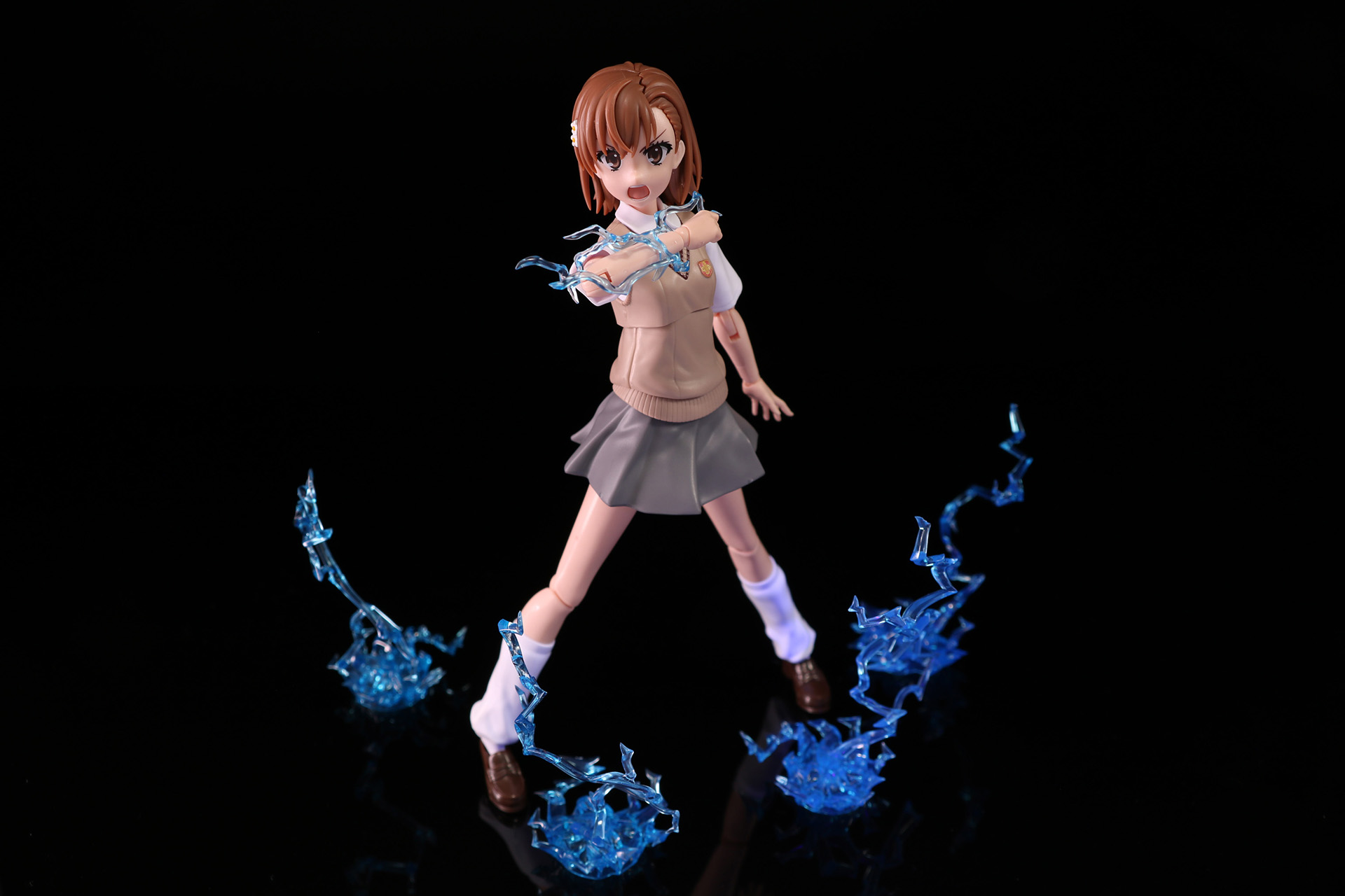 ブラックライトで青白く発光したような雰囲気も楽しめる