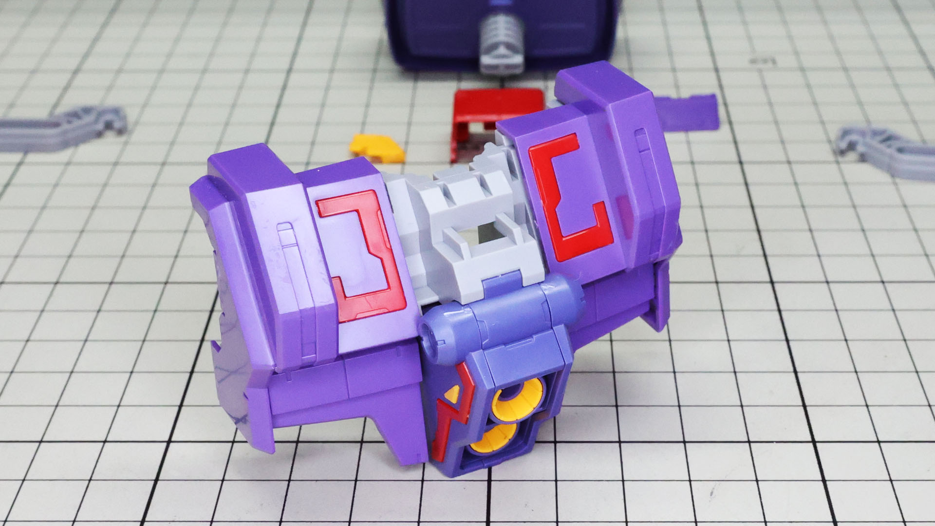 前面装甲に組み付けました