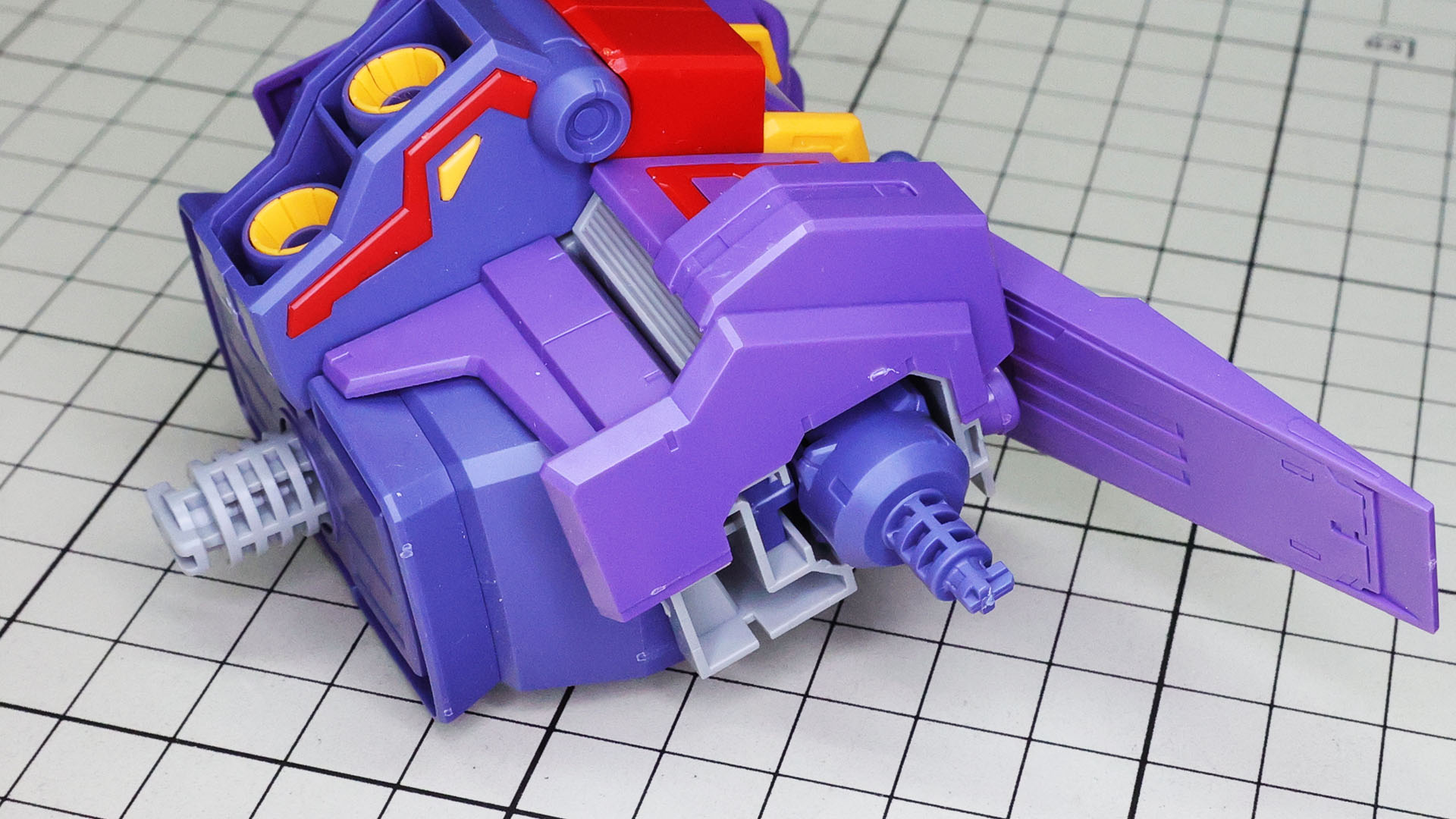 胴体部メカフレームに組み付けました