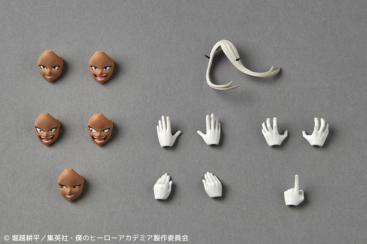 デフォルトの「微笑み顔」の他、快活な「笑顔」、ヒーローらしからぬ「たくらみ顔」や「にやり顔」など表情豊かな顔パーツが付属。凶暴な「怒り顔」はアクションに合わせて使い分けられる正面目線と右目線が用意されている