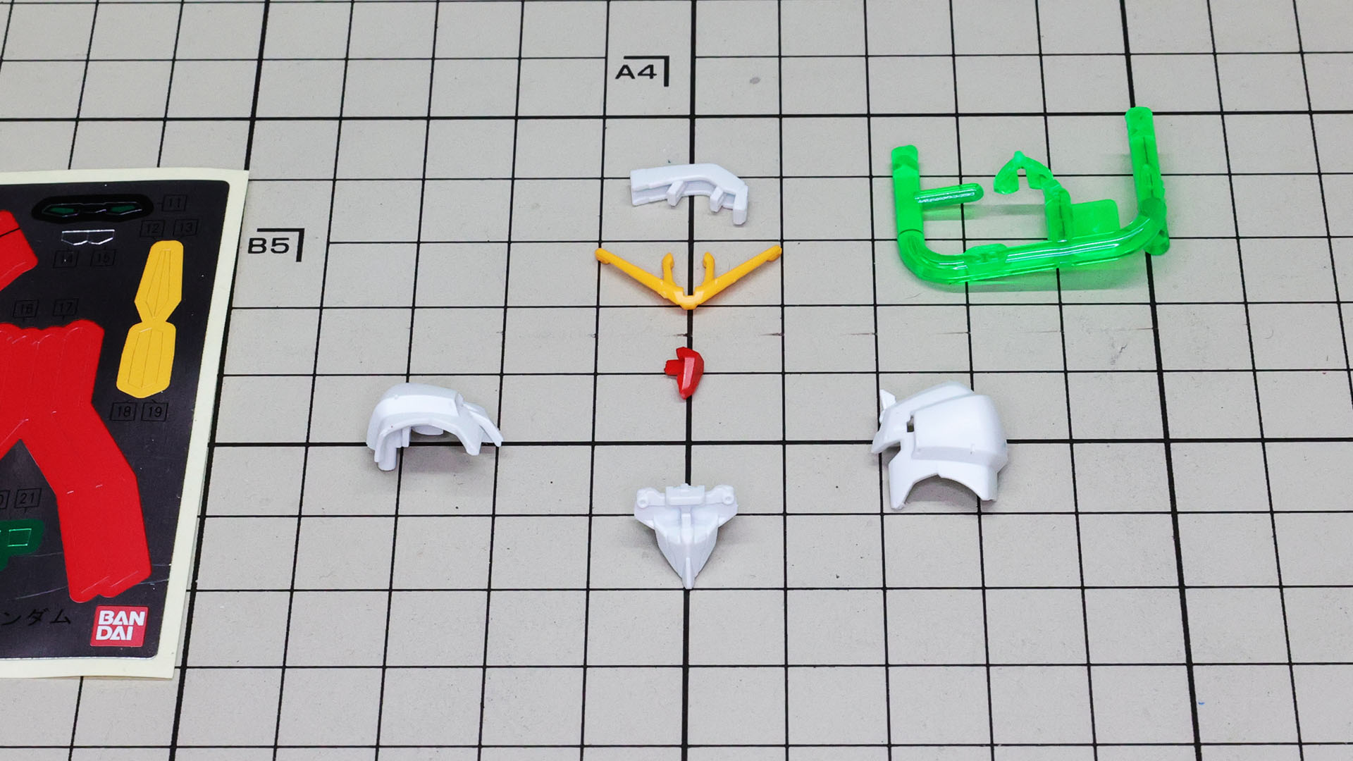 パーツ数が少なく設計された頭部パーツ群