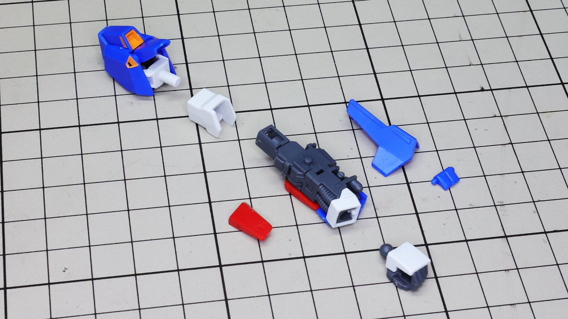 各部をドッキングさせて腕部完成です