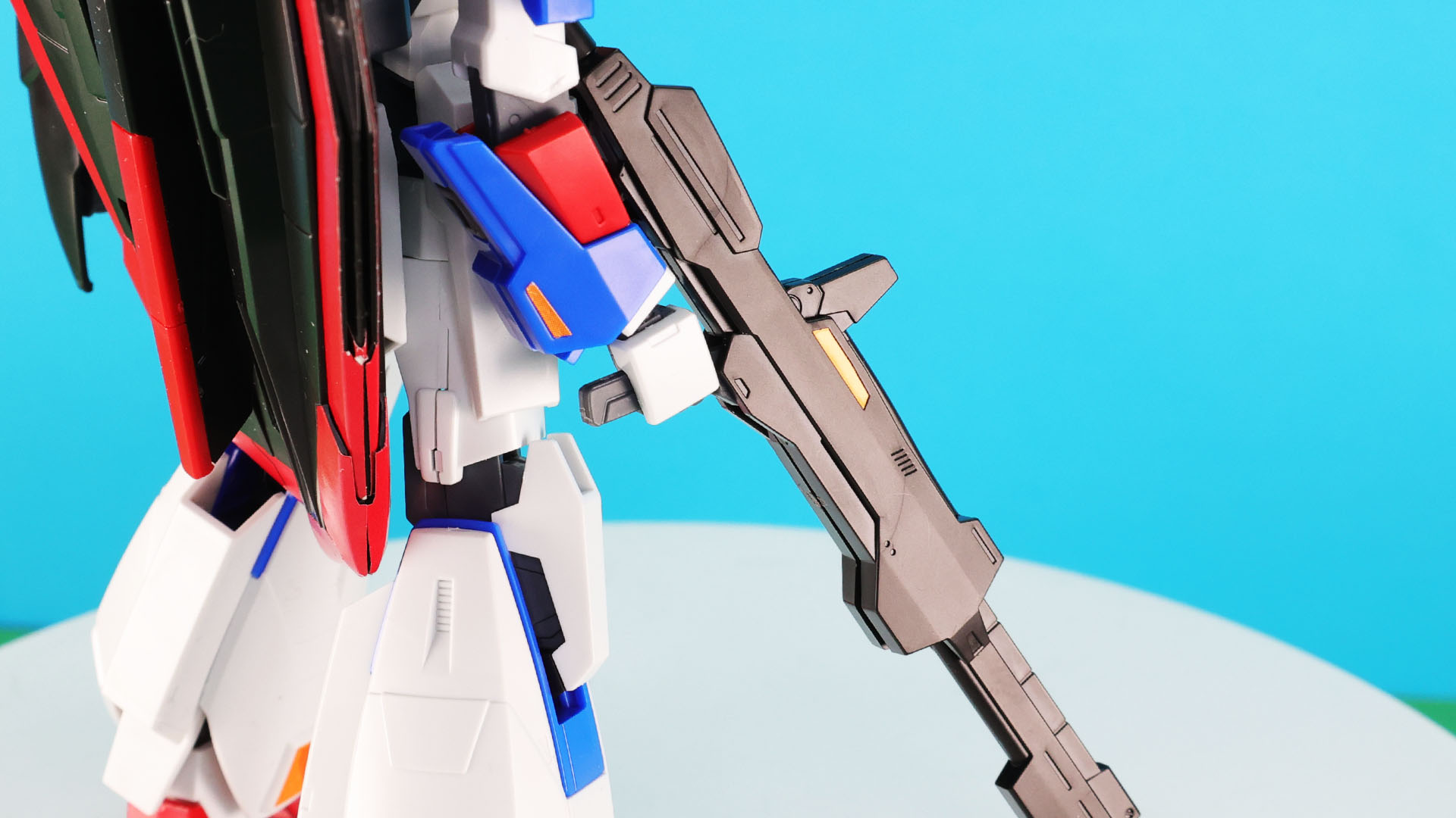 砲身の伸縮機構を再現したビーム・ライフル