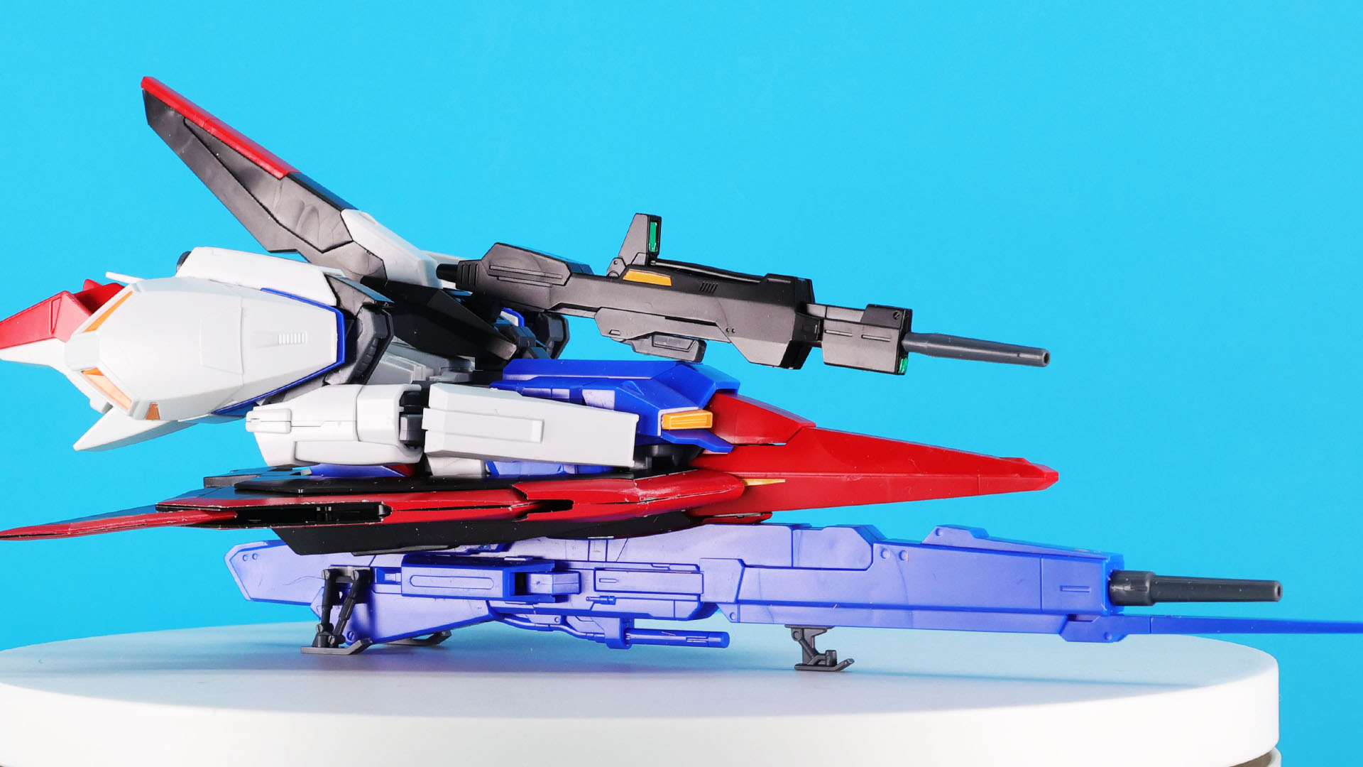 ウェイブライダー下部のシールドに装着すれば着陸状態にもできます