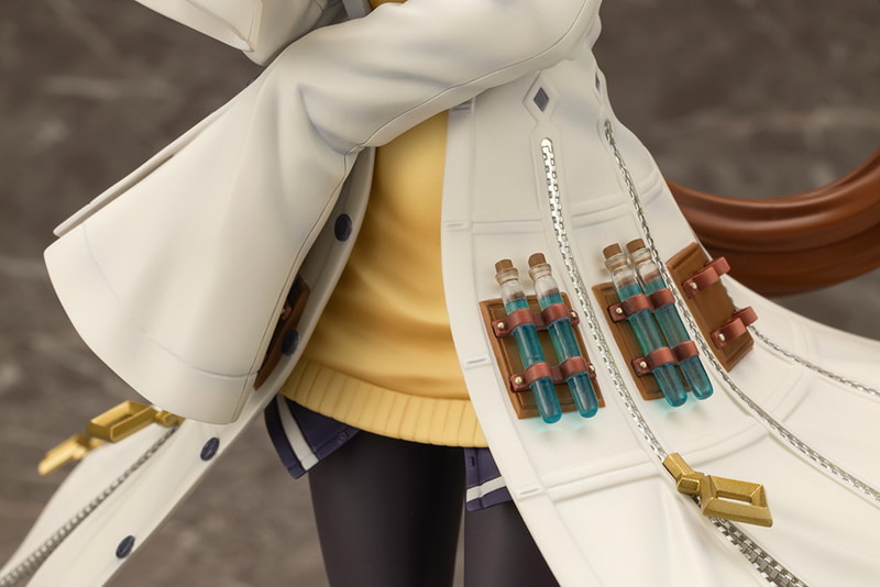 芝生を表現した台座はまるでレースの熱気がそのまま形になったかのようなリアルな質感