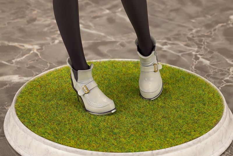 芝生を表現した台座はまるでレースの熱気がそのまま形になったかのようなリアルな質感