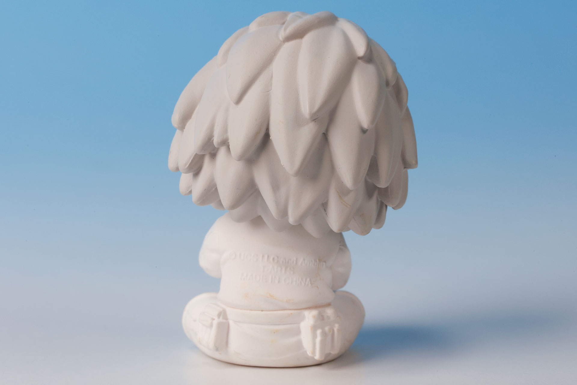 後ろ姿にもキャラの特徴がよく出ている