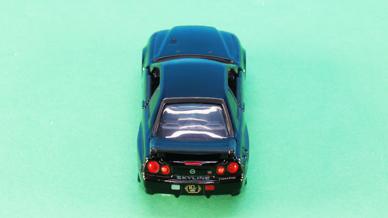 GT-R伝統の丸型4灯のリアランプ