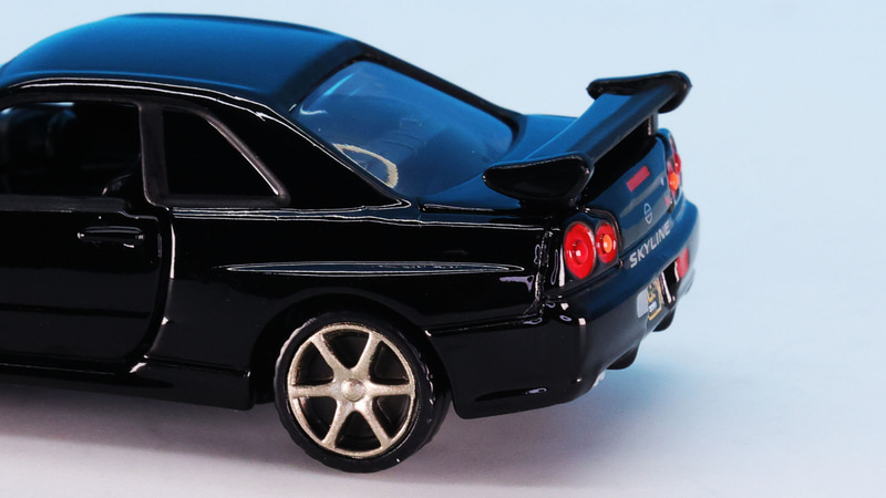 リアのタイヤフェンダーの盛り上がり！