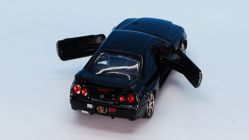 ステアリングやインパネ回りも再現されています