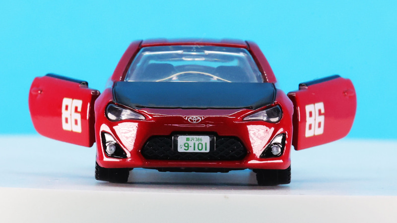 左右ドア開閉のアクションがあります