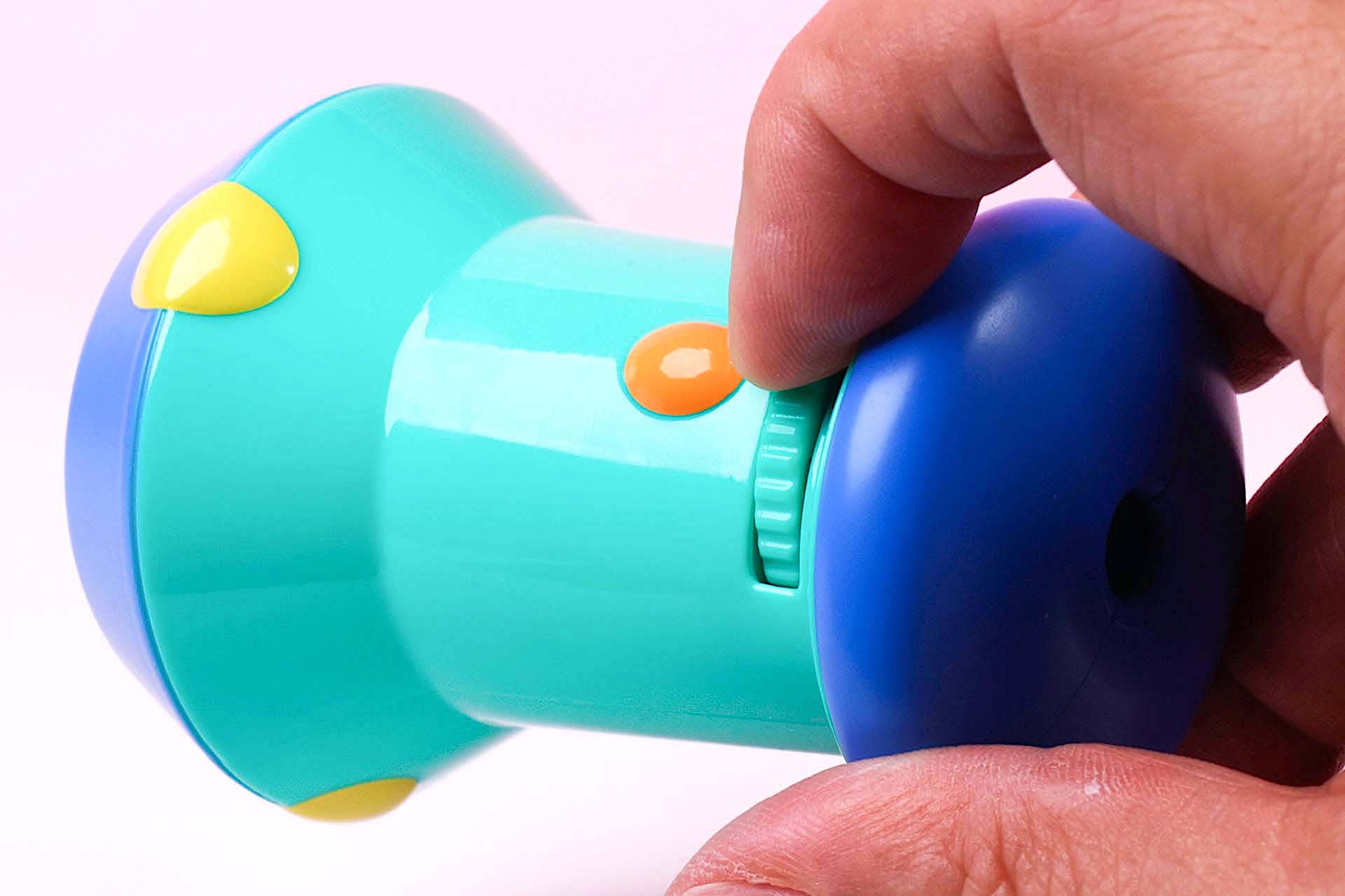 ダイヤルを回すことで表示する絵が切り換えられる